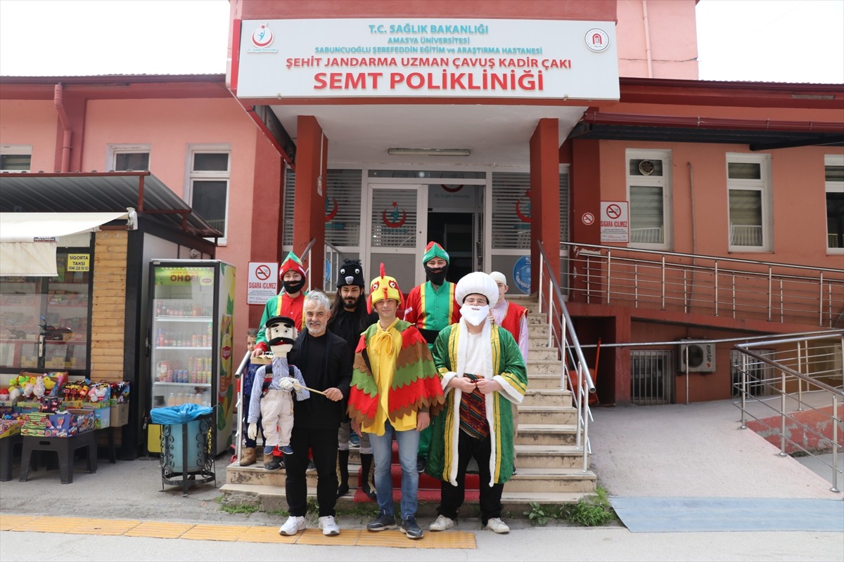  Amasya İl Müftülüğü personeli, hastanede tedavi sürecinde olan çocukları, Nasrettin Hoca...