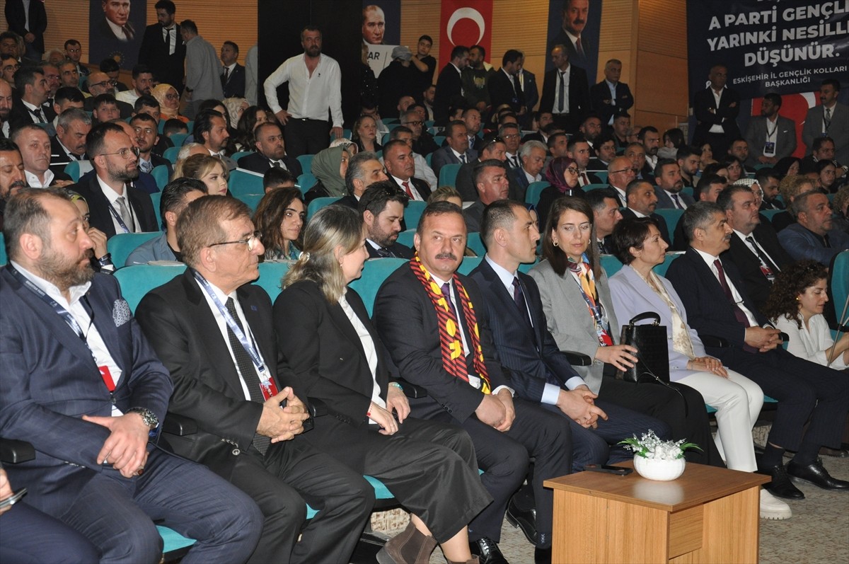 Anahtar Parti Genel Başkanı Yavuz Ağıralioğlu, partisinin Odunpazarı ilçesindeki Hasan Polatkan...