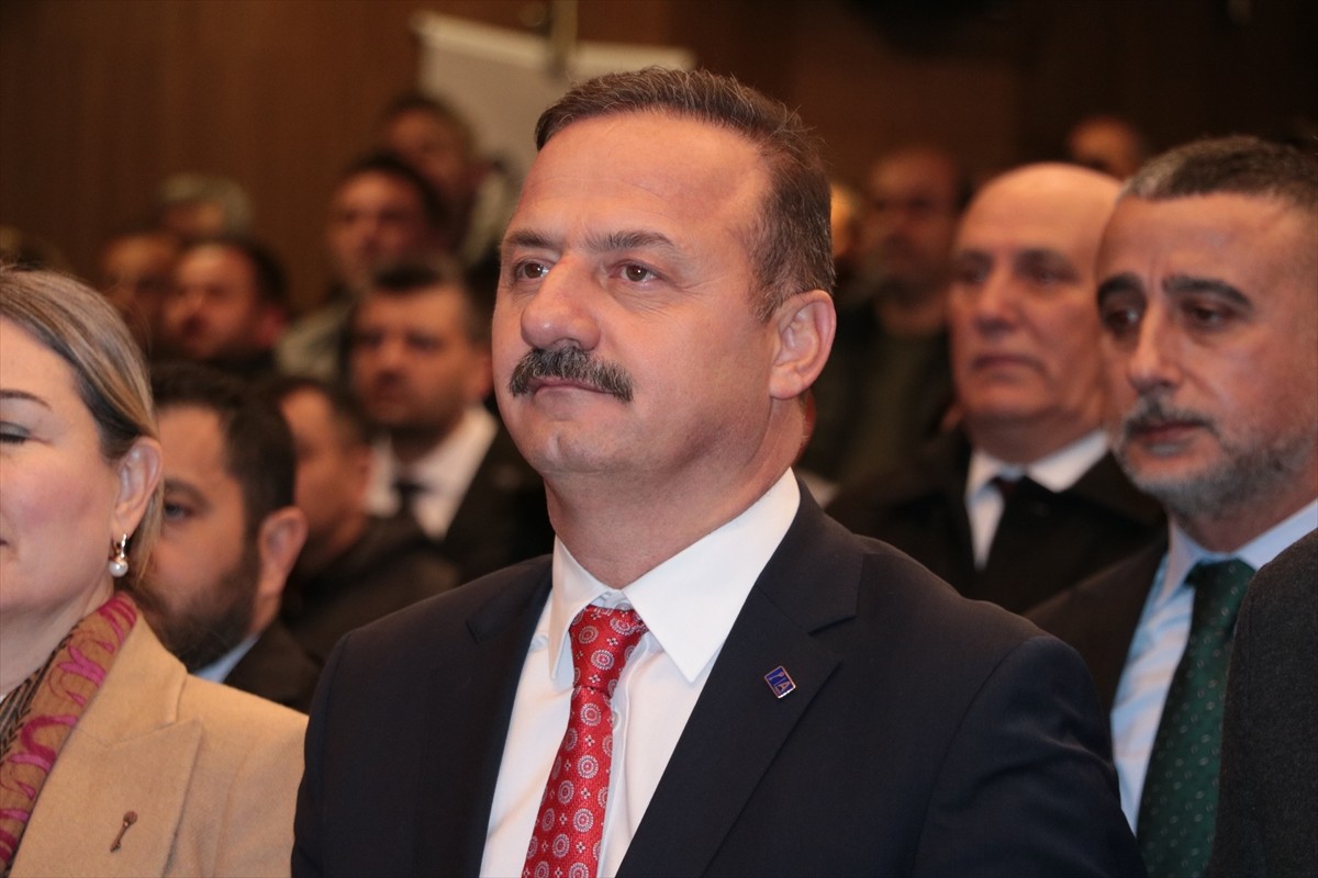 Anahtar Parti Genel Başkanı Yavuz Ağıralioğlu, partisinin Yozgat Belediyesi Büyük Sinema Kültür...