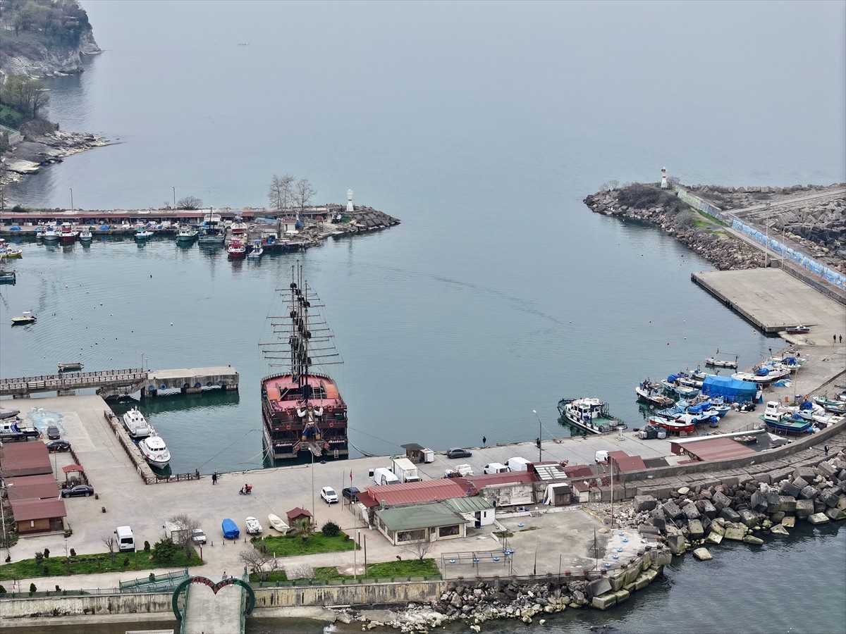 Ankara ve İstanbul gibi iki metropol şehrin ortasında bulunan, 33 kilometrelik sahil şeridine...