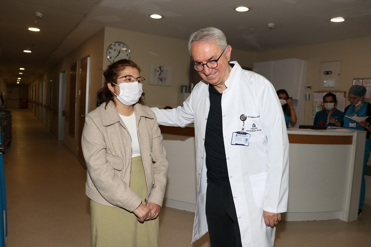 Antalya'da, babasını bebekken, annesini de bir yıl önce kanserden kaybeden ve yaşamını 7 yıldır...