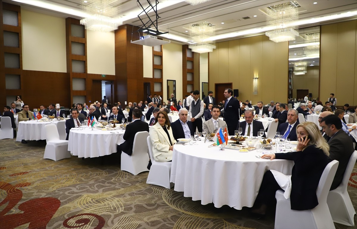 Azerbaycan'ın başkenti Bakü'de, Türkiye-Azerbaycan İş Adamları ve Sanayiciler Birliği (TÜİB)...