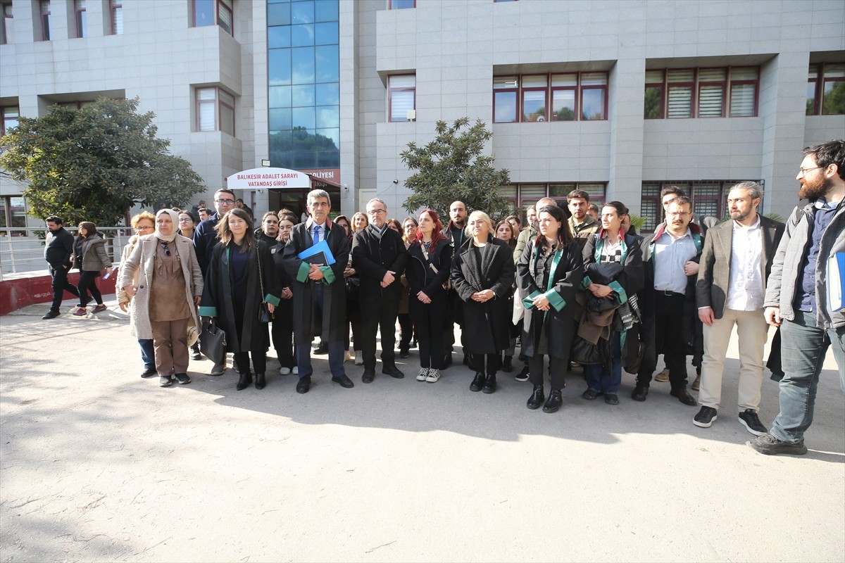 Balıkesir'in merkez Karesi ilçesinde 11 kişinin hayatını kaybettiği, 7 kişinin yaralandığı...