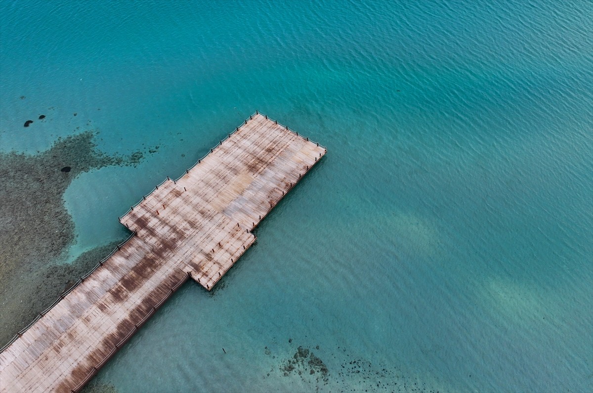 Başta Santorini olmak üzere Ege Denizi'ndeki adaları etkileyen deprem fırtınası, tatil için...