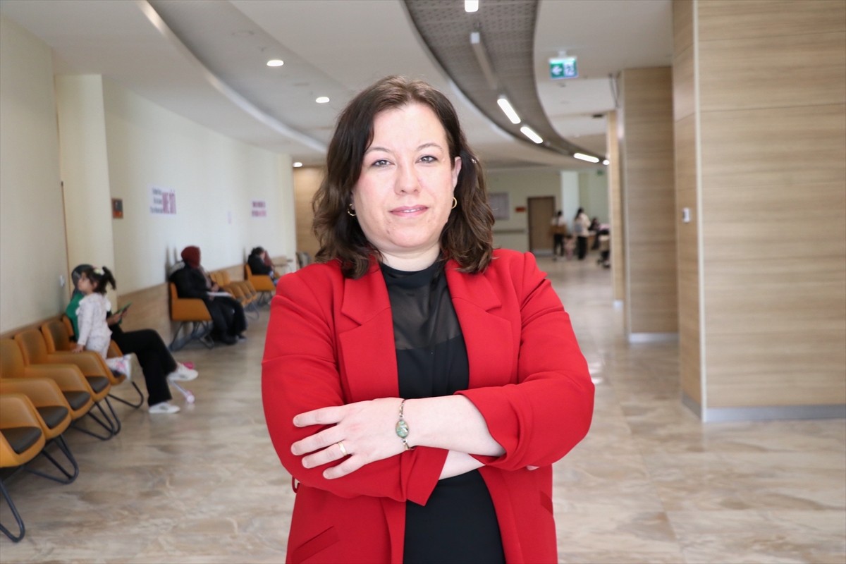 Bayram ziyaretlerinin vazgeçilmezleri arasında yer alan şekerleme, çikolata ve baklava gibi...