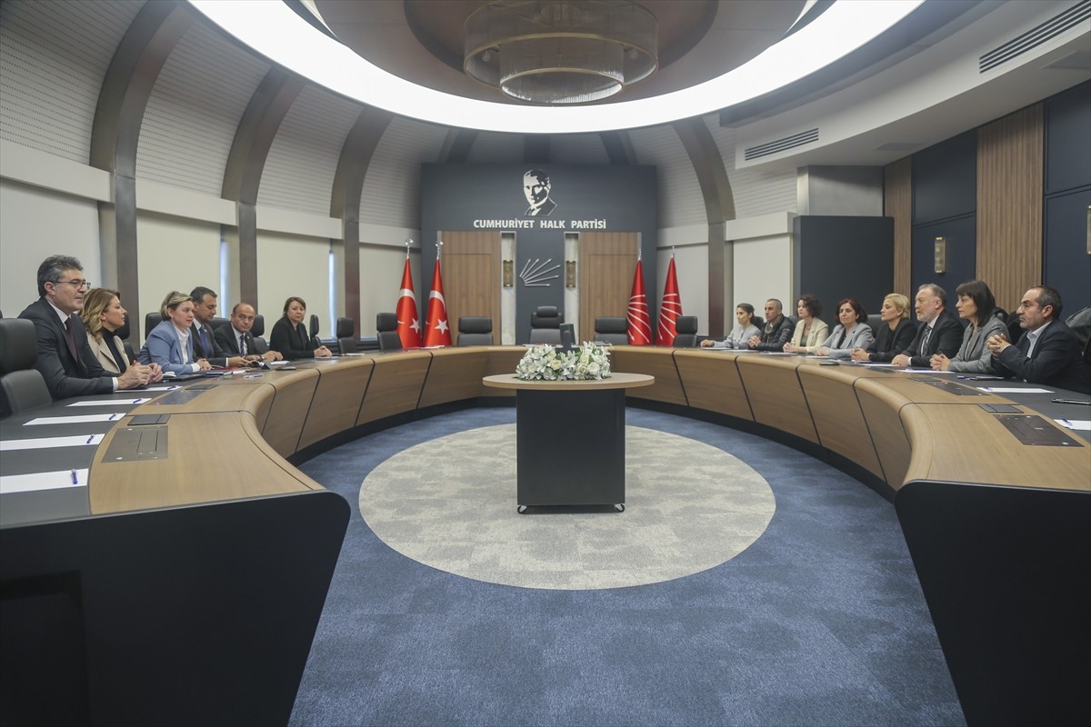  Bazı siyasi partiler, İstanbul Büyükşehir Belediye (İBB) Başkanı Ekrem İmamoğlu'nun, İBB'ye...