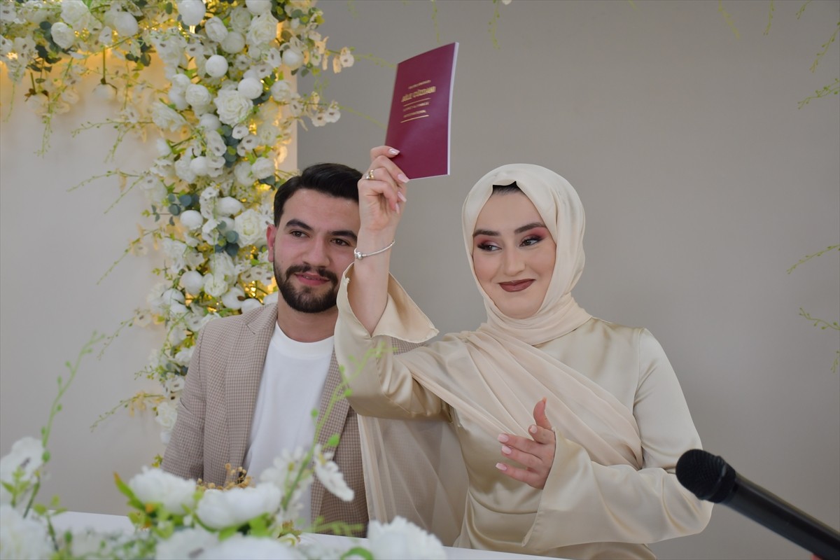 Bilecik'in Bozüyük ilçesinde, 2025 Aile Yılı kapsamında "Evlenecek Gençlerin Desteklenmesi...