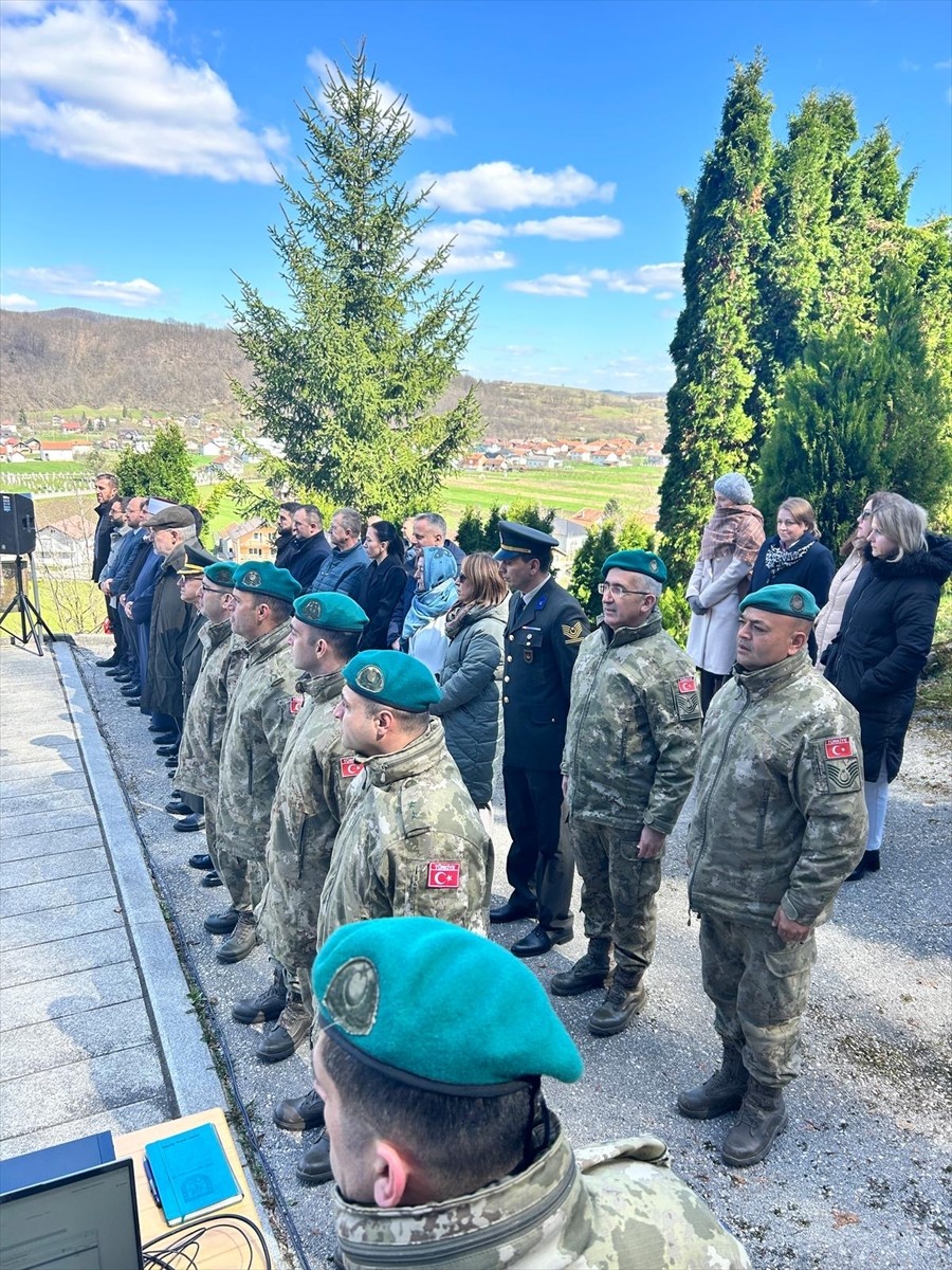 Bosna Hersek'in kuzeybatısındaki Sanski Most şehri yakınlarında, 18 Mart Şehitleri Anma Günü ve...