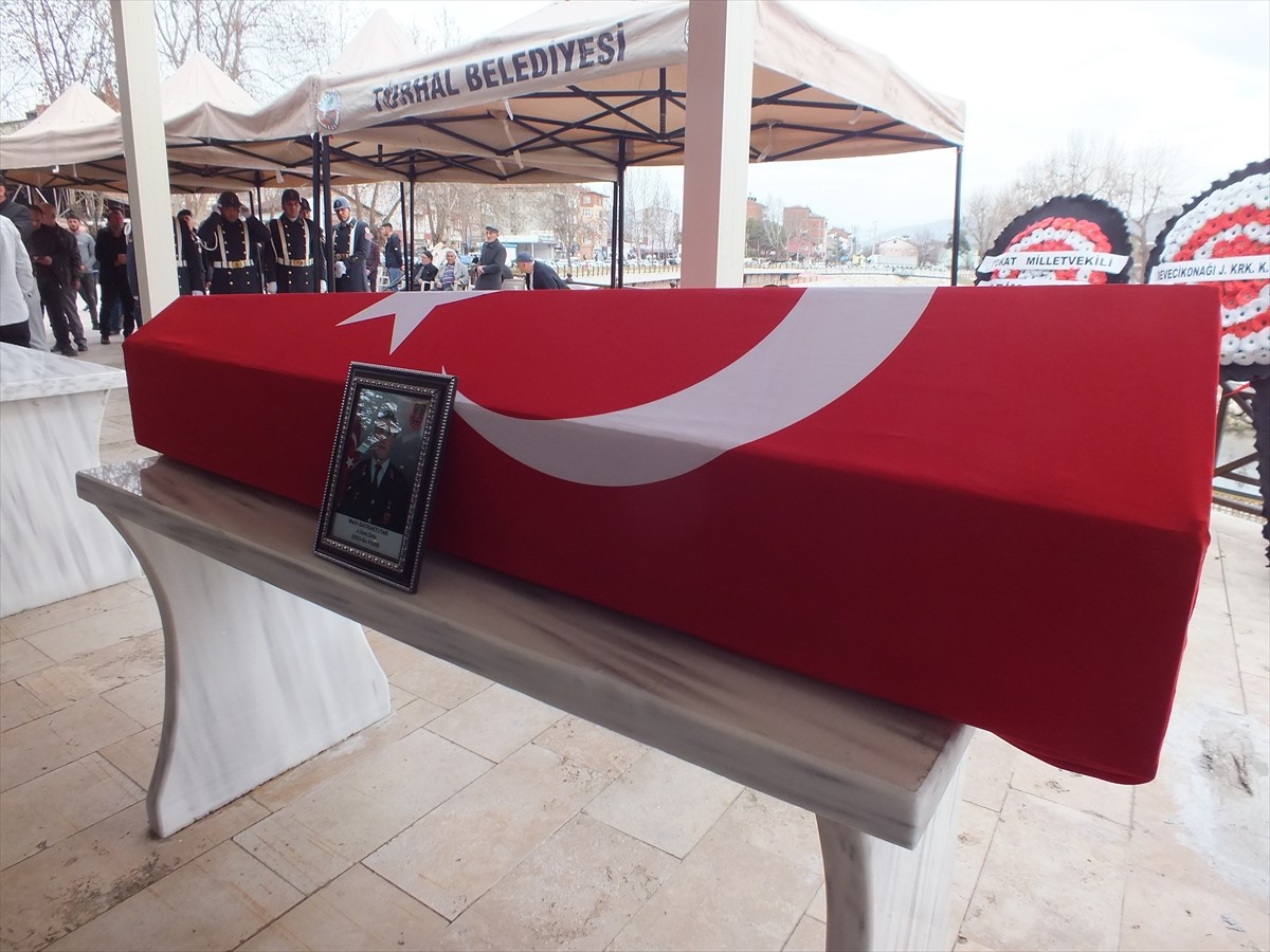 Bursa'nın Mustafakemalpaşa ilçesinde sobadan sızan gazdan zehirlenerek hayatını kaybeden 24...