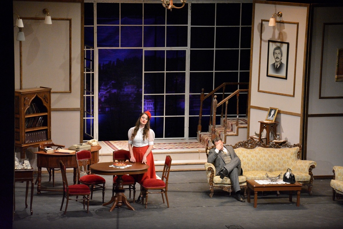 Bursa Büyükşehir Belediyesi Şehir Tiyatrosu "Bursa'da Zaman Sanat Zamanı" etkinlikleri kapsamında...