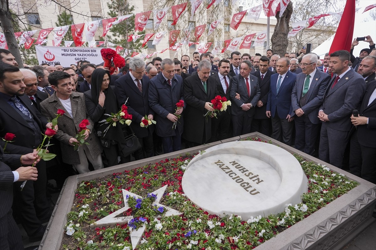 Büyük Birlik Partisi (BBP) Genel Başkanı Mustafa Destici ve beraberindeki heyet, vefatının 16....