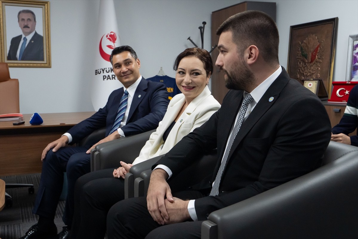 Büyük Birlik Partisi (BBP), Ramazan Bayramı dolayısıyla düzenlenen siyasi partiler arası...