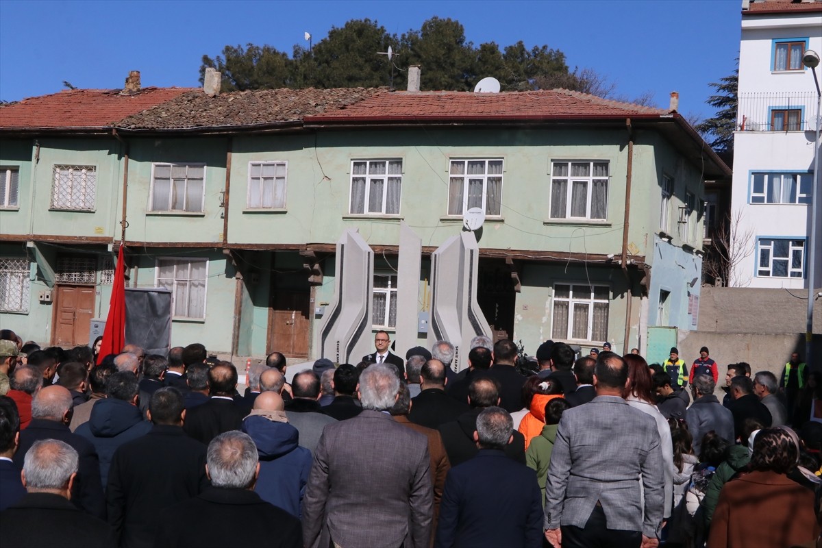 Çankırı'da, 1999 yılında Vali Ayhan Çevik'e yönelik bombalı saldırıda şehit olanlar anısına...