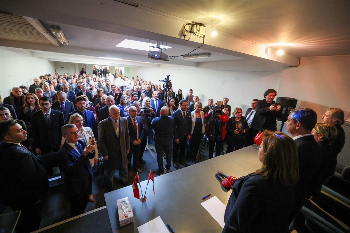 CHP Genel Başkanı Özgür Özel, Brüksel temasları kapsamında, CHP Belçika Birlik Başkanlığını...