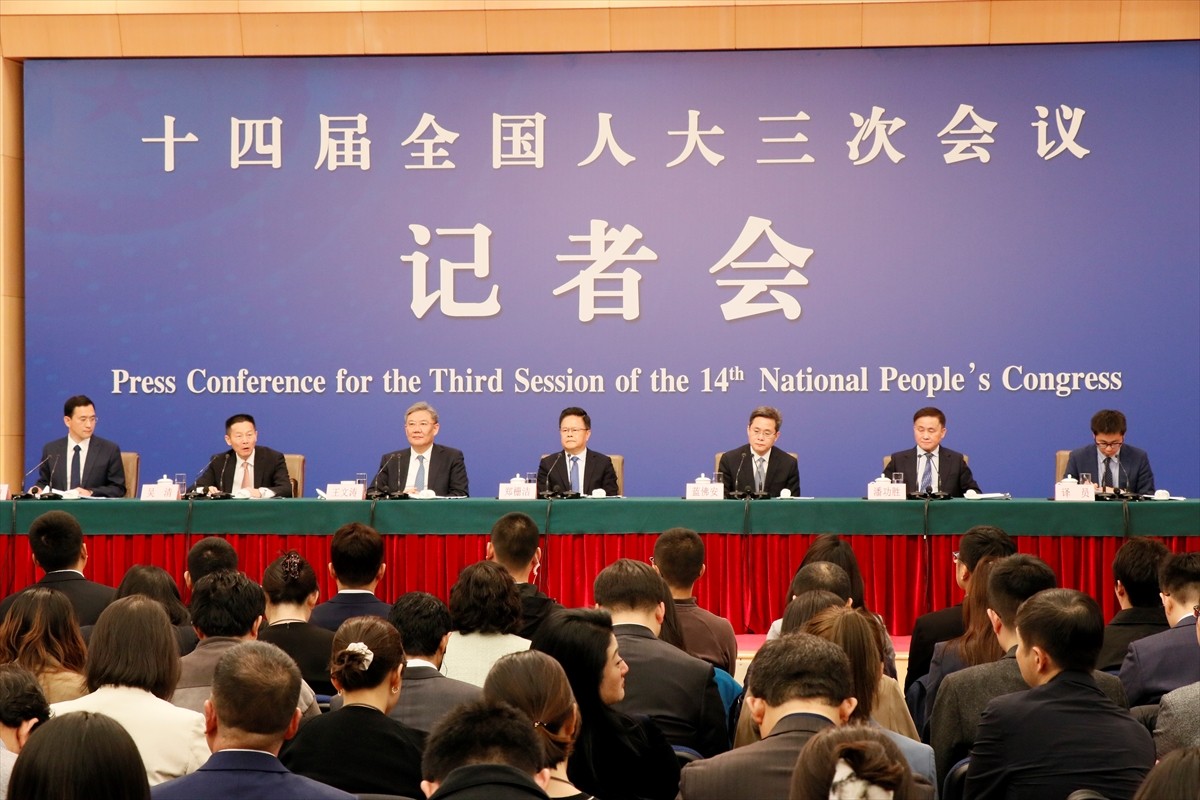 Çin'de ekonomiden sorumlu bakanlık ve kuruluşların yöneticileri, Çin Ulusal Halk Kongresi...