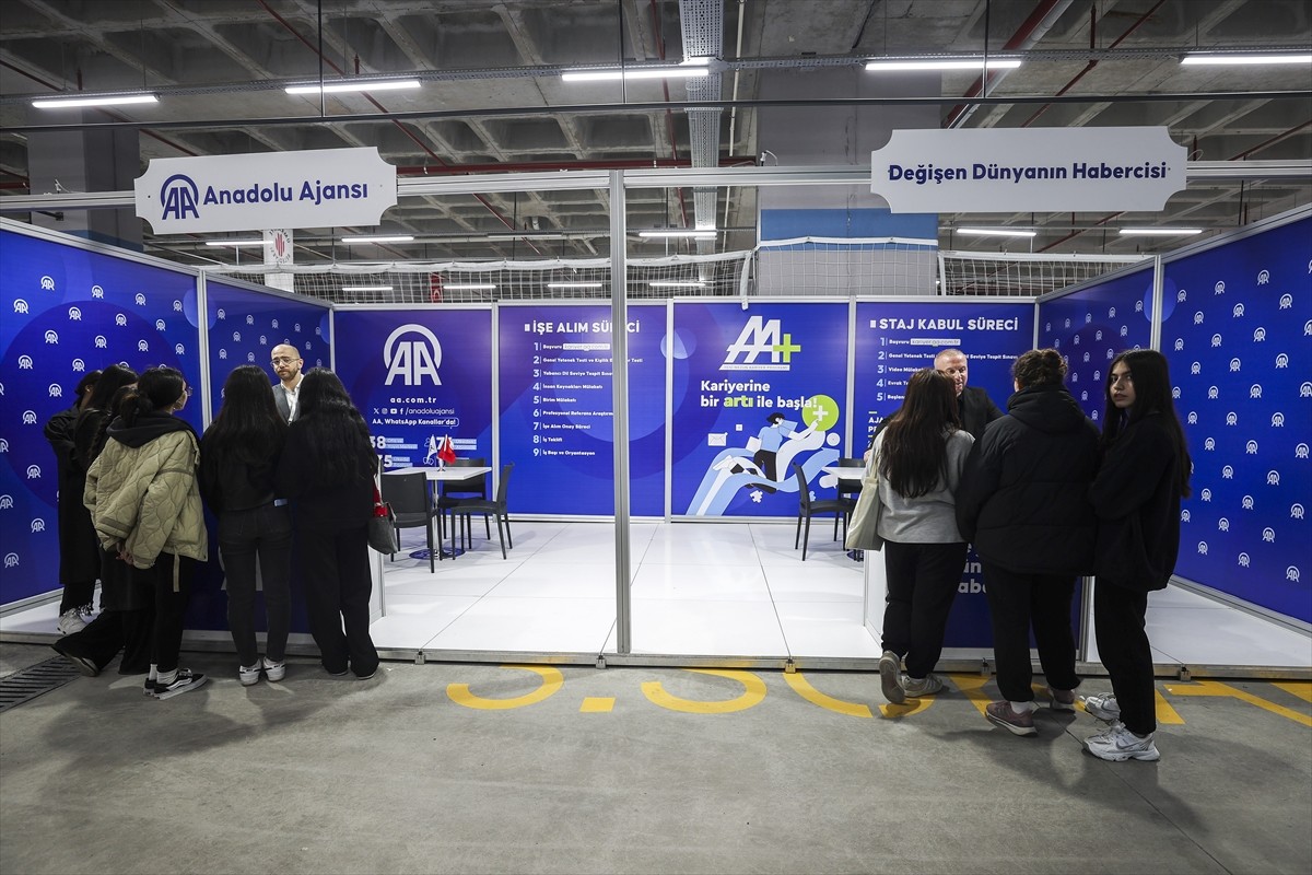 Cumhurbaşkanlığı İletişim Başkanlığı koordinasyonunda gençlere yönelik hazırlanan "Devlet...