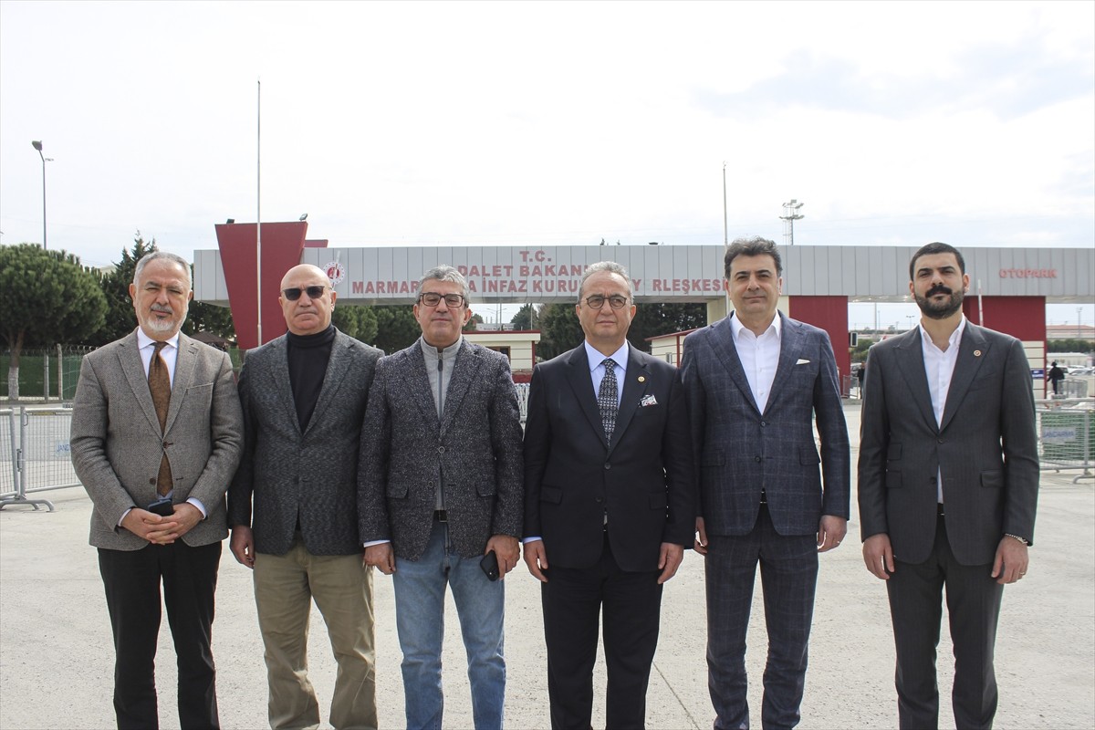Cumhuriyet Halk Partisi (CHP) Grup Başkanvekili Gökhan Günaydın ve beraberindeki heyet...