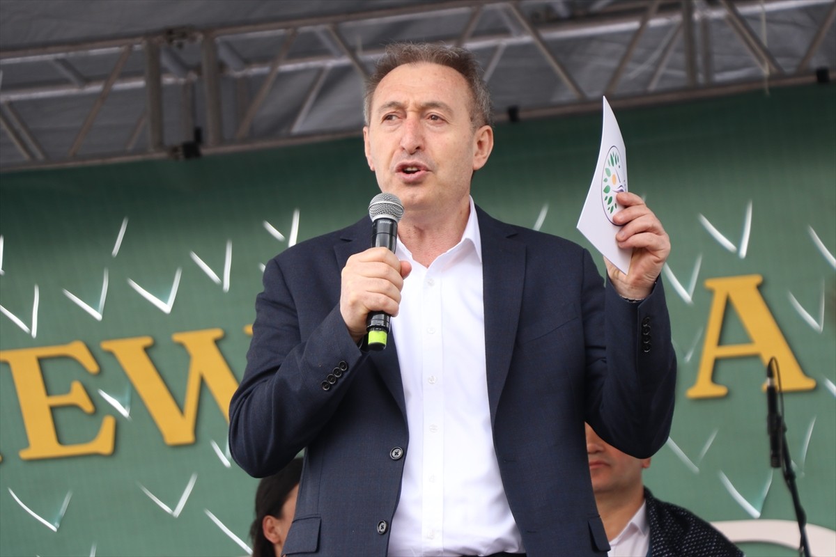 DEM Parti Eş Genel Başkanı Tuncer Bakırhan (fotoğrafta), Siirt'te düzenlenen nevruz kutlamasına...