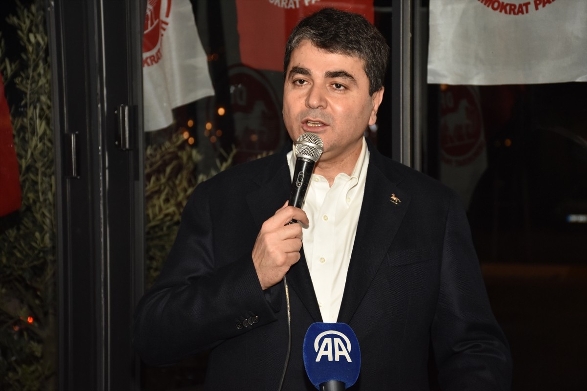 Demokrat Parti (DP) Genel Başkanı Gültekin Uysal (fotoğrafta), Sakarya'da partisinin il...
