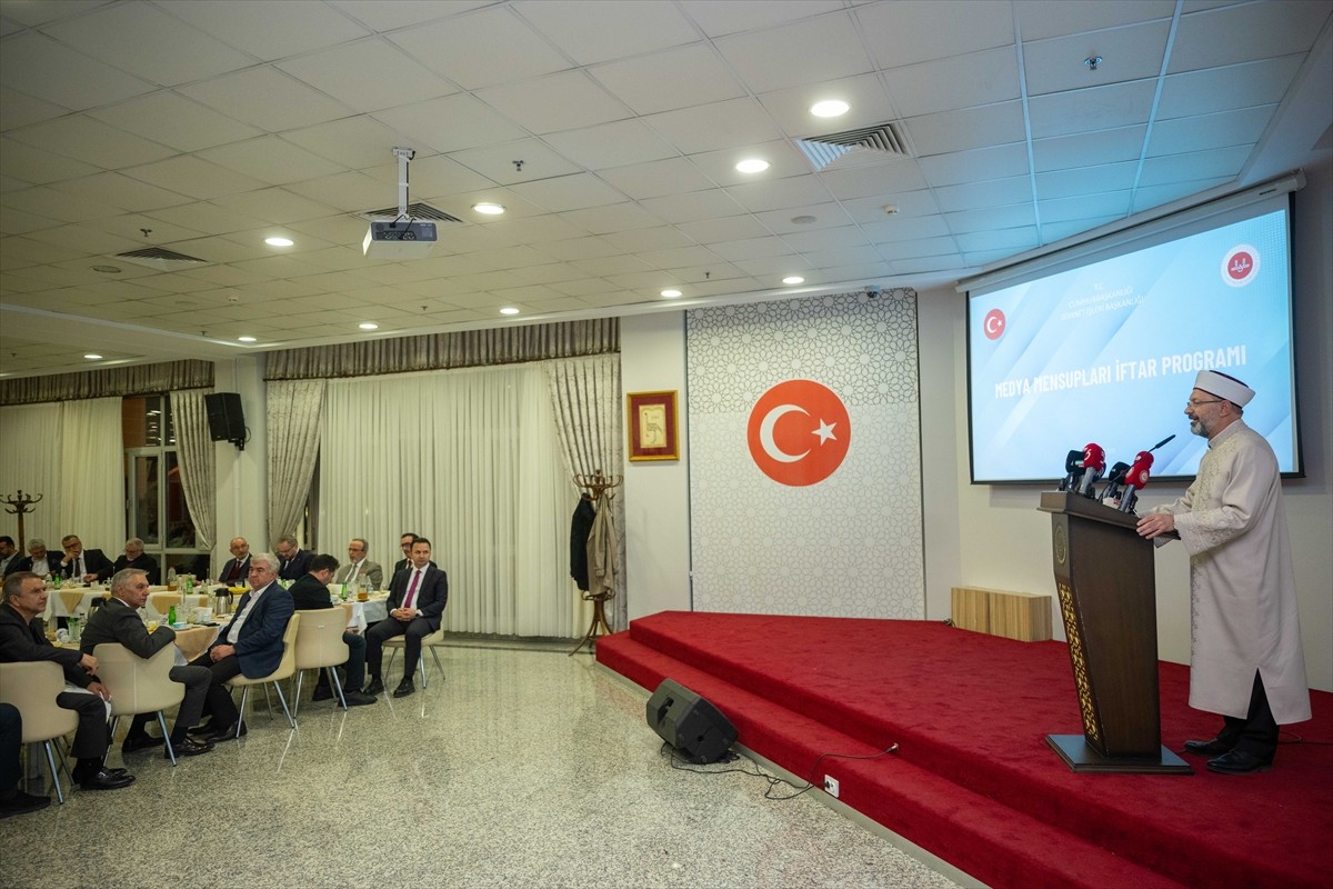 Diyanet İşleri Başkanı Ali Erbaş, Ankara'da basın kuruluşlarının temsilcileriyle iftarda bir araya...