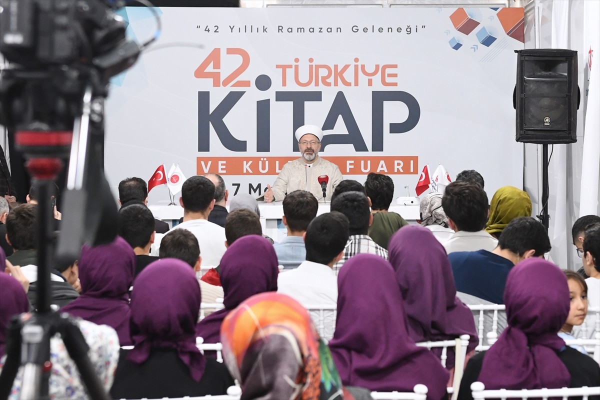 Diyanet İşleri Başkanı Ali Erbaş, Diyanet İşleri Başkanlığı ve Türkiye Diyanet Vakfı...