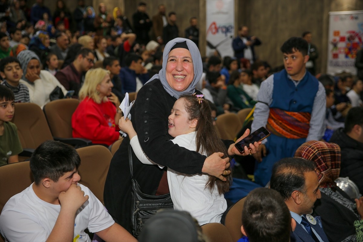 Diyarbakır'da 21 Mart Dünya Down Sendromu Günü kapsamında farkındalık etkinliği gerçekleştirildi....