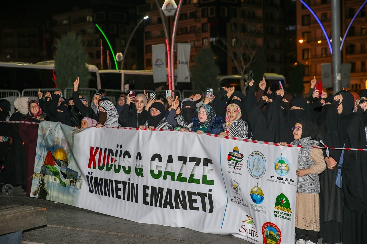 Diyarbakır'da, İsrail'in Gazze’ye yönelik saldırıları protesto edildi. Bazı sivil toplum...