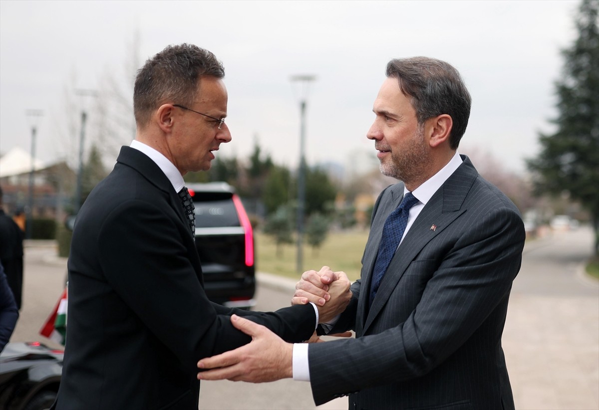 Enerji ve Tabii Kaynaklar Bakanı Alparslan Bayraktar, Macaristan Dışişleri ve Ticaret Bakanı Peter...