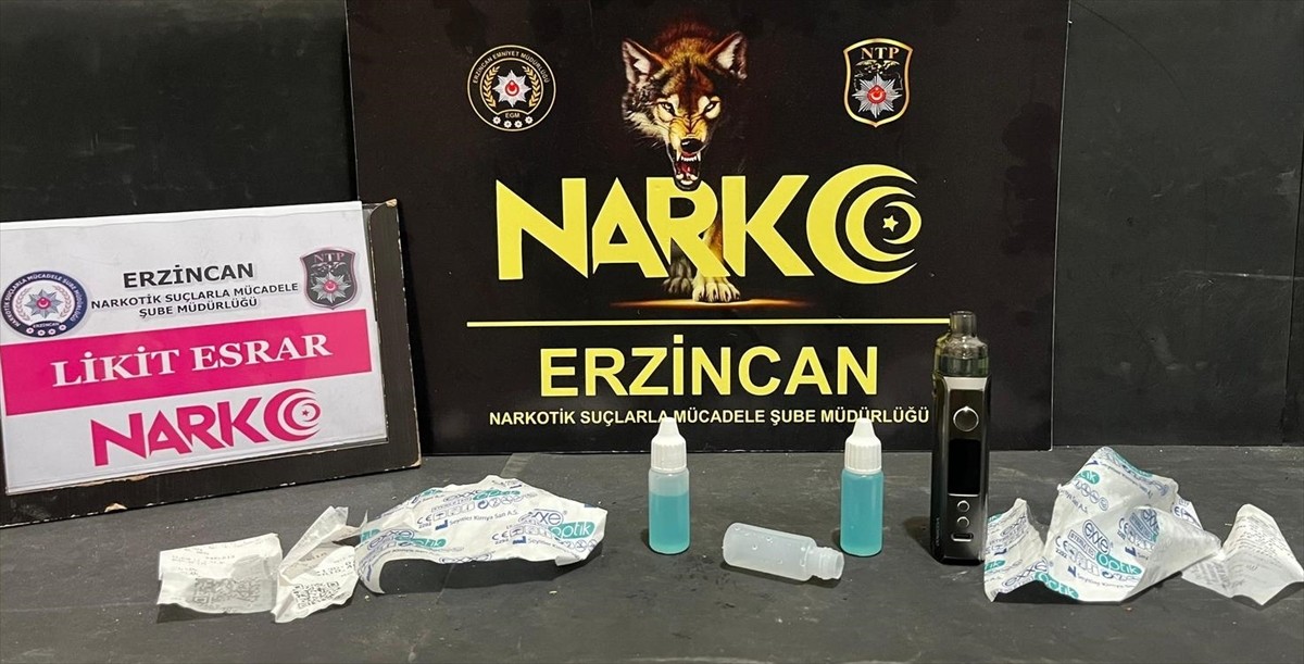 Erzincan'da düzenlenen uyuşturucu operasyonunda 3 şüpheli gözaltına alındı. Şüpheliler S.B, A.S....