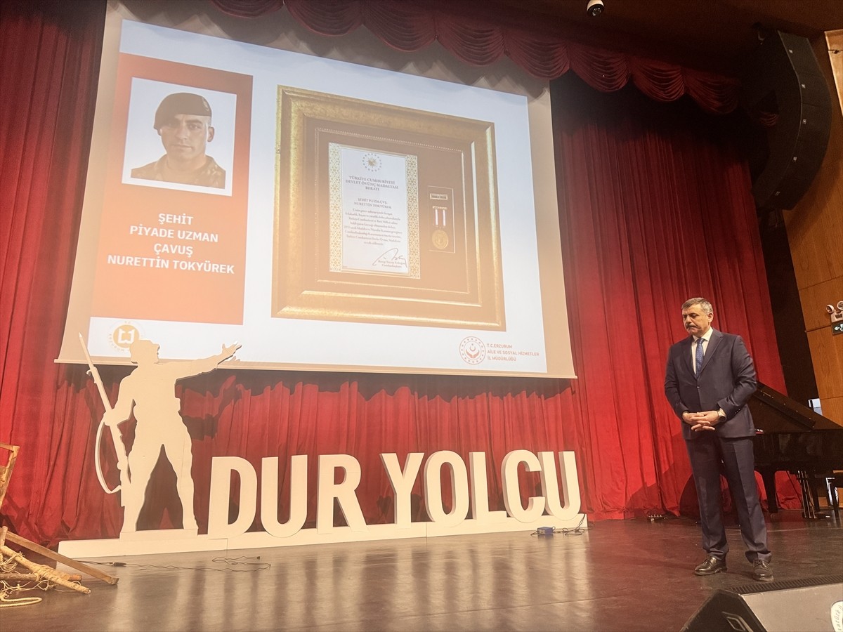 Erzurum'da, 18 Mart Şehitleri Anma Günü ve Çanakkale Deniz Zaferi'nin 110. yıl dönümü anma...