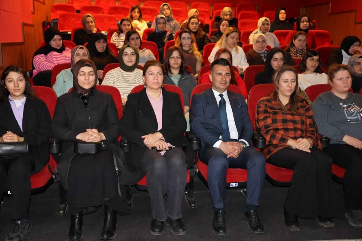 Erzurum'da Aile ve Sosyal Hizmetler Bakanlığınca, 2025 yılının "Aile Yılı" ilan edilmesi...
