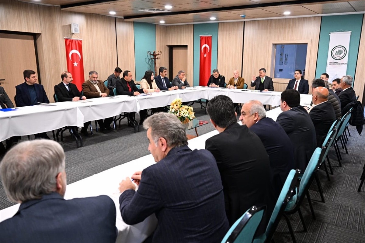 Erzurum Valisi Mustafa Çiftçi, İl Hayvan Koruma Kurulu toplantısında, nüfusu 25 binin üzerinde...