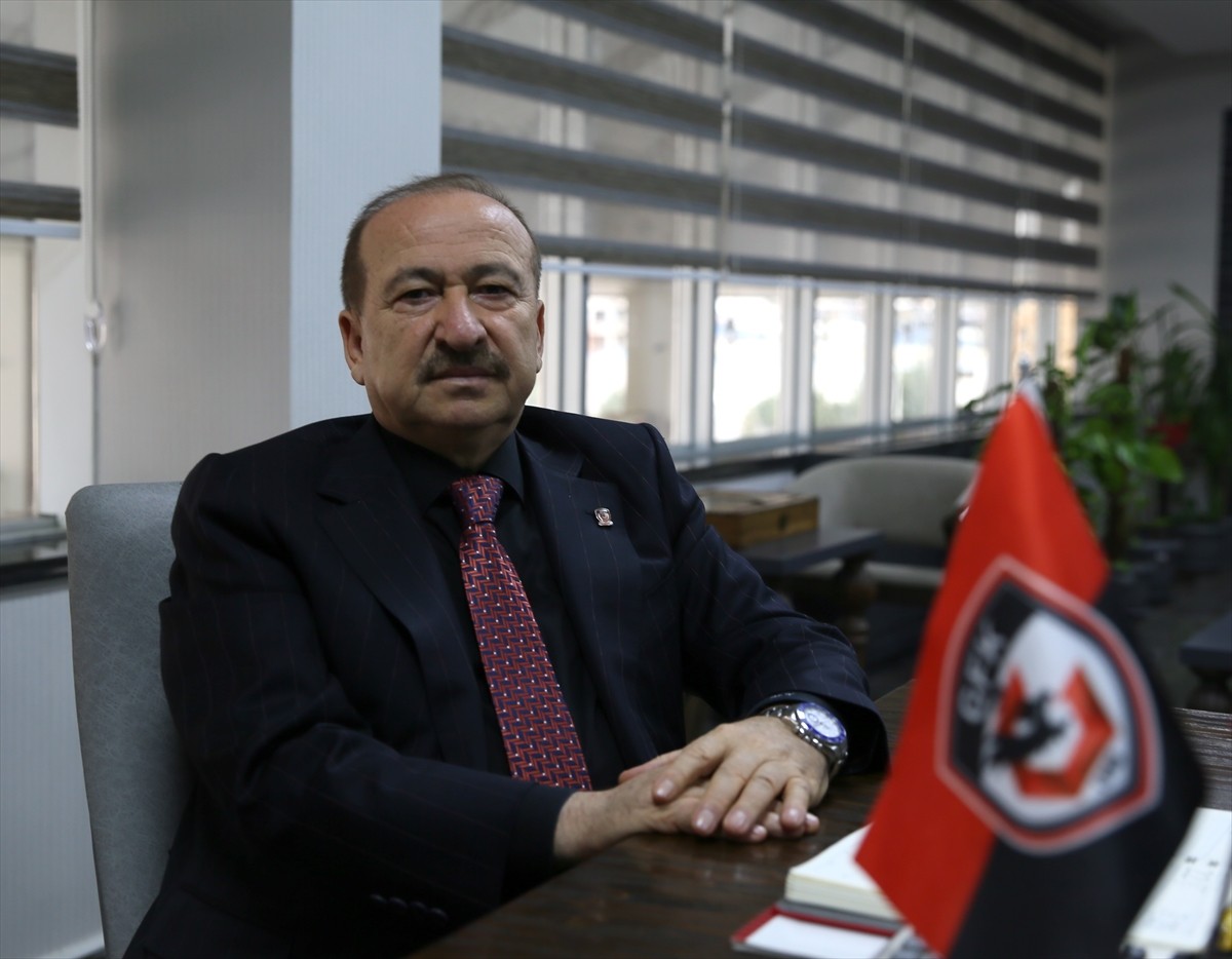 Gaziantep Futbol Kulübü Başkanı Memik Yılmaz, Trendyol Süper Lig'de 28 hafta sonunda 38 puanla 6....