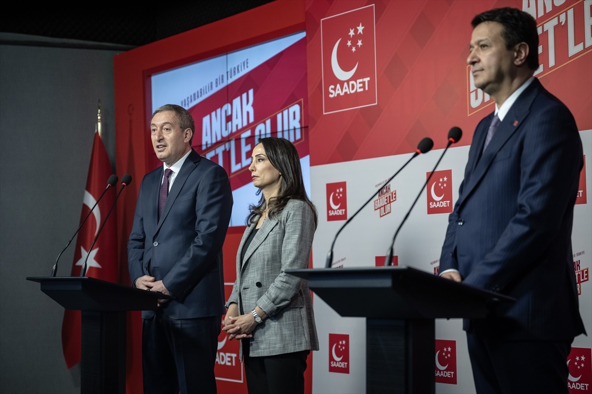Halkların Eşitlik ve Demokrasi Partisi (DEM) Eş Genel Başkanları Tülay Hatimoğulları, Tuncer...