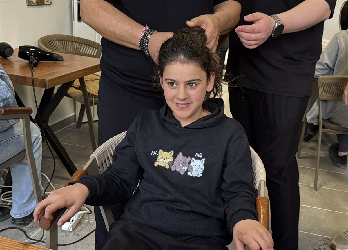 Hatay'da 6 Şubat 2023'teki depremlerde yetim ve öksüz kalan çocuklar ile gençler için etkinlik...