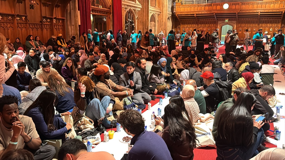 İngiltere'de geleneksel hale gelen "Ramazan Çadırı Projesi" etkinliği kapsamında, başkent...