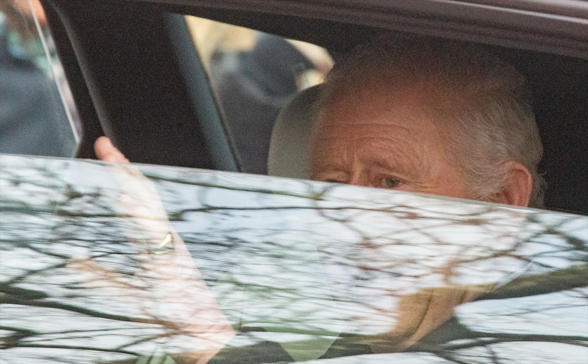 İngiltere Kralı 3. Charles, aldığı kanser tedavisinde geçici yan etkiler yaşaması üzerine...