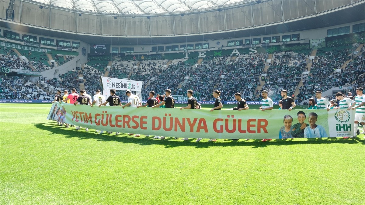 İnsan Hak ve Hürriyetleri (İHH) İnsani Yardım Vakfı Bursa Şubesi, Bursaspor-Kırşehir FSK maçını...