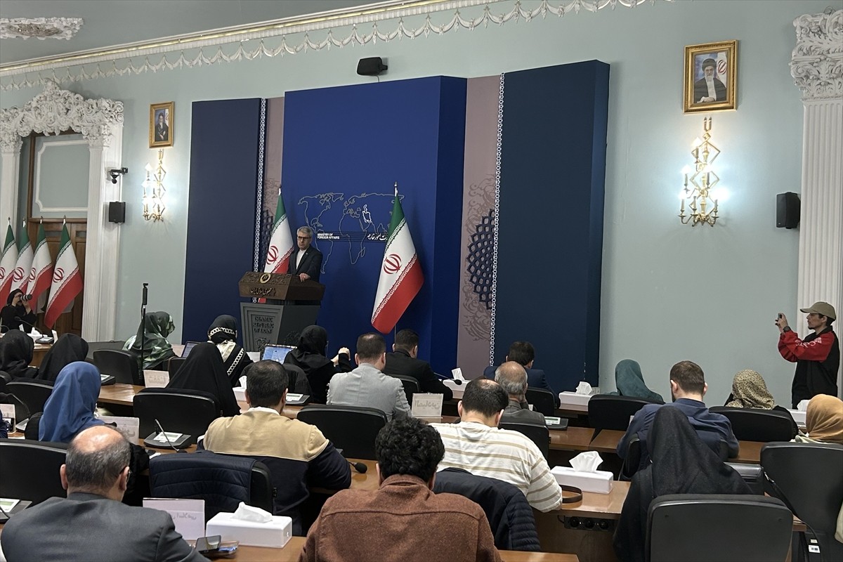 İran, ABD Başkanı Donald Trump'ın, ülke lideri Ayetullah Ali Hamaney'e hitaben yazdığı mektubun...