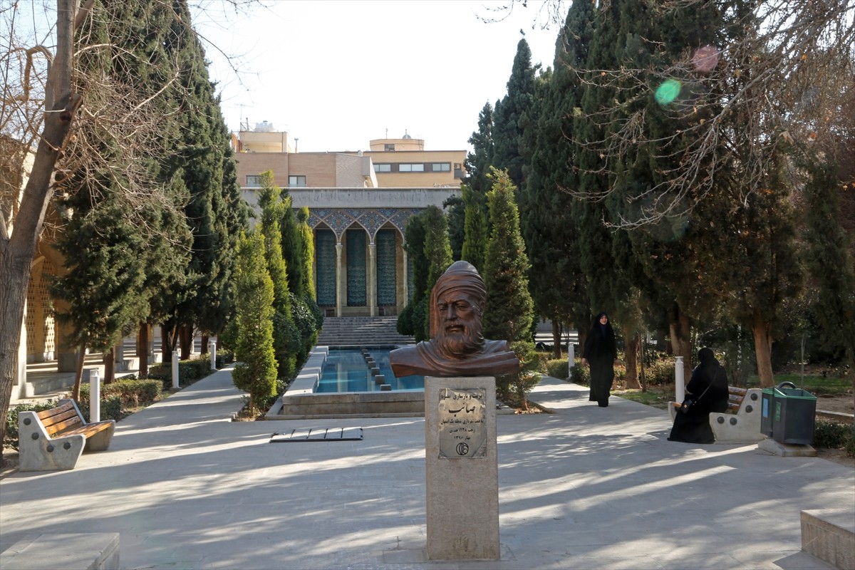 İran’ın tarihi ve kültürel zenginlikleriyle ünlü İsfahan şehrinde bulunan 17. yüzyılın önemli Türk...