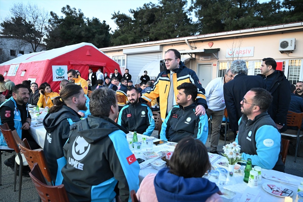 İstanbul İl Sağlık Müdürlüğü 112 Acil Sağlık ekipleri, iftar programında bir araya geldi. Bakırköy...