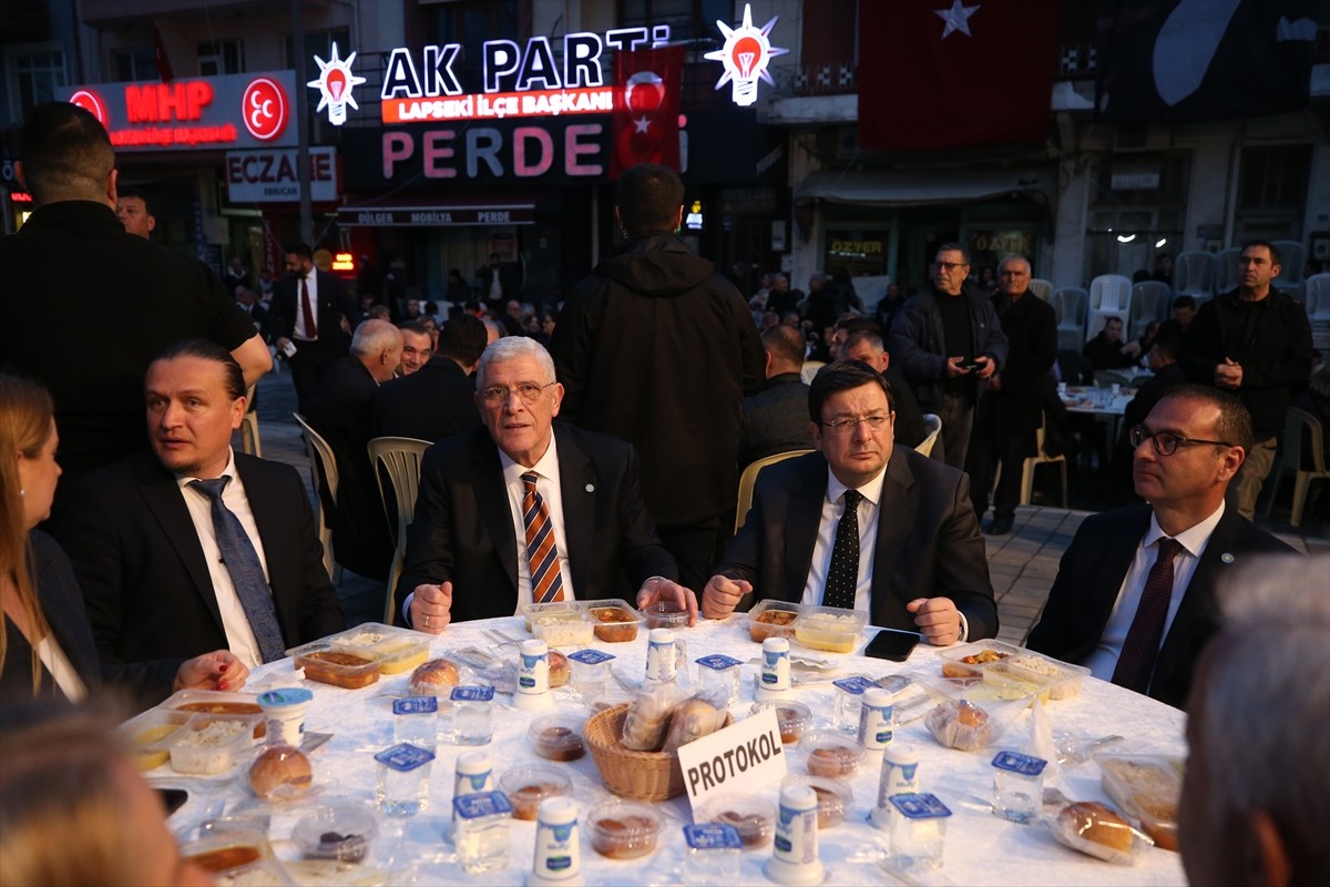 İYİ Parti Genel Başkanı Müsavat Dervişoğlu, Çanakkale’nin Lapseki ilçesinde iftar programına...
