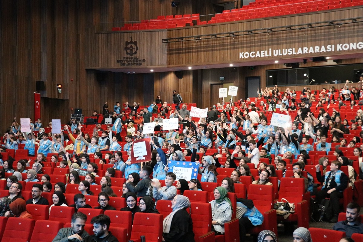 İyilik Kılavuzu Yarışması kapsamında ramazan ayı boyunca iyilik yapmak için yarışan 300 takımdan...