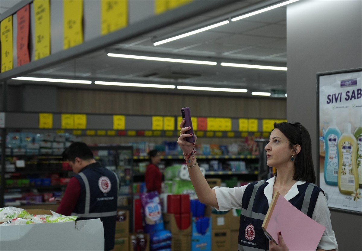 İzmir'de Ramazan Bayramı öncesinde fahiş fiyat artışlarının ve haksız rekabetin önüne geçilmesi...