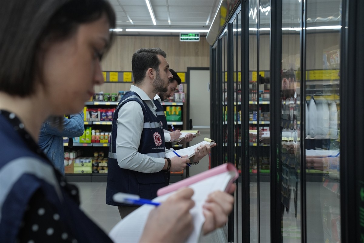 İzmir'de Ramazan Bayramı öncesinde fahiş fiyat artışlarının ve haksız rekabetin önüne geçilmesi...