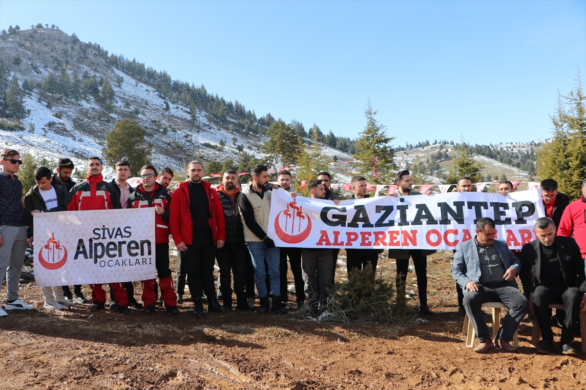 Kahramanmaraş'ta 16 yıl önce helikopterin düşmesi sonucu hayatını kaybeden Büyük Birlik Partisi...