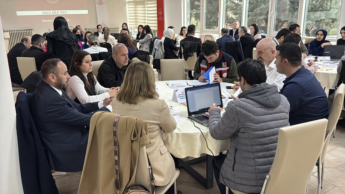 Karabük'te "Aile Yılı" etkinlikleri kapsamında Aile ve Sosyal Hizmetler İl Müdürlüğünce Ailenin...