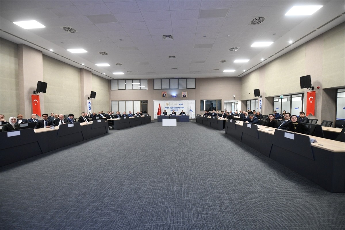 Kastamonu'da "Sahipsiz Hayvanları Denetleme Komisyonu" toplantısı düzenlendi. Hayvanların...