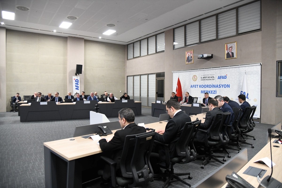 Kastamonu'da "Sahipsiz Hayvanları Denetleme Komisyonu" toplantısı düzenlendi. Hayvanların...