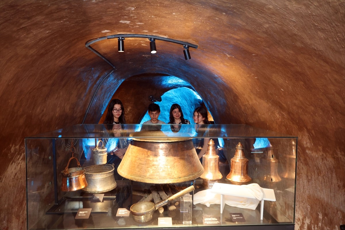 Kayseri'nin Talas ilçesinde geçen yıl mart ayında açılan Su Medeniyetleri Galerisi, 160 bin 157...